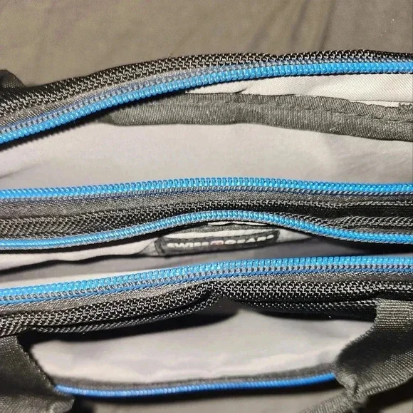 Wenger JETT Carrying Case for 14.1" Notebook - Black, Blue Swiss Gear - Picture 7 of 7